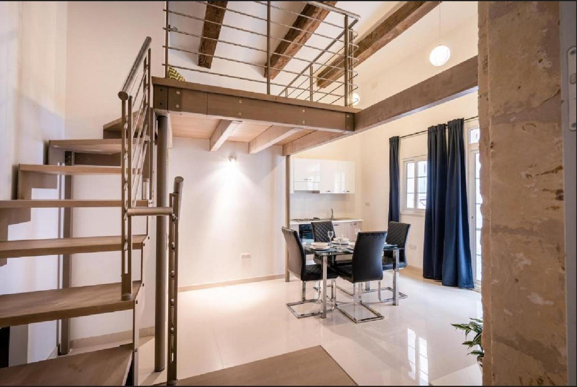 Exquisite 3-Bedroom Duplex Penthouse With Jacuzzi In Valletta Centre Eksteriør billede