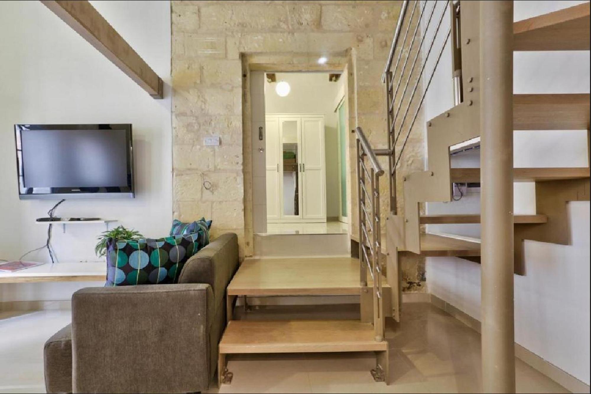 Exquisite 3-Bedroom Duplex Penthouse With Jacuzzi In Valletta Centre Eksteriør billede