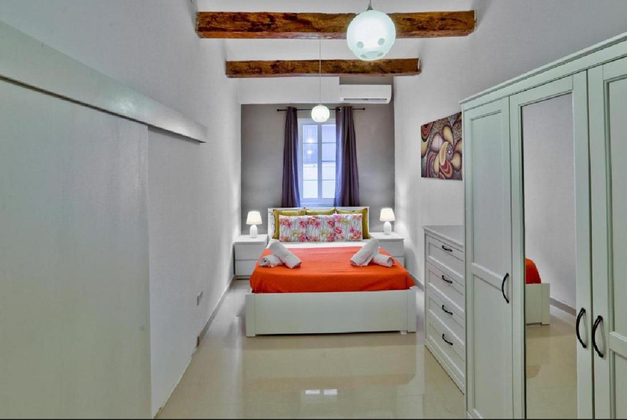 Exquisite 3-Bedroom Duplex Penthouse With Jacuzzi In Valletta Centre Eksteriør billede