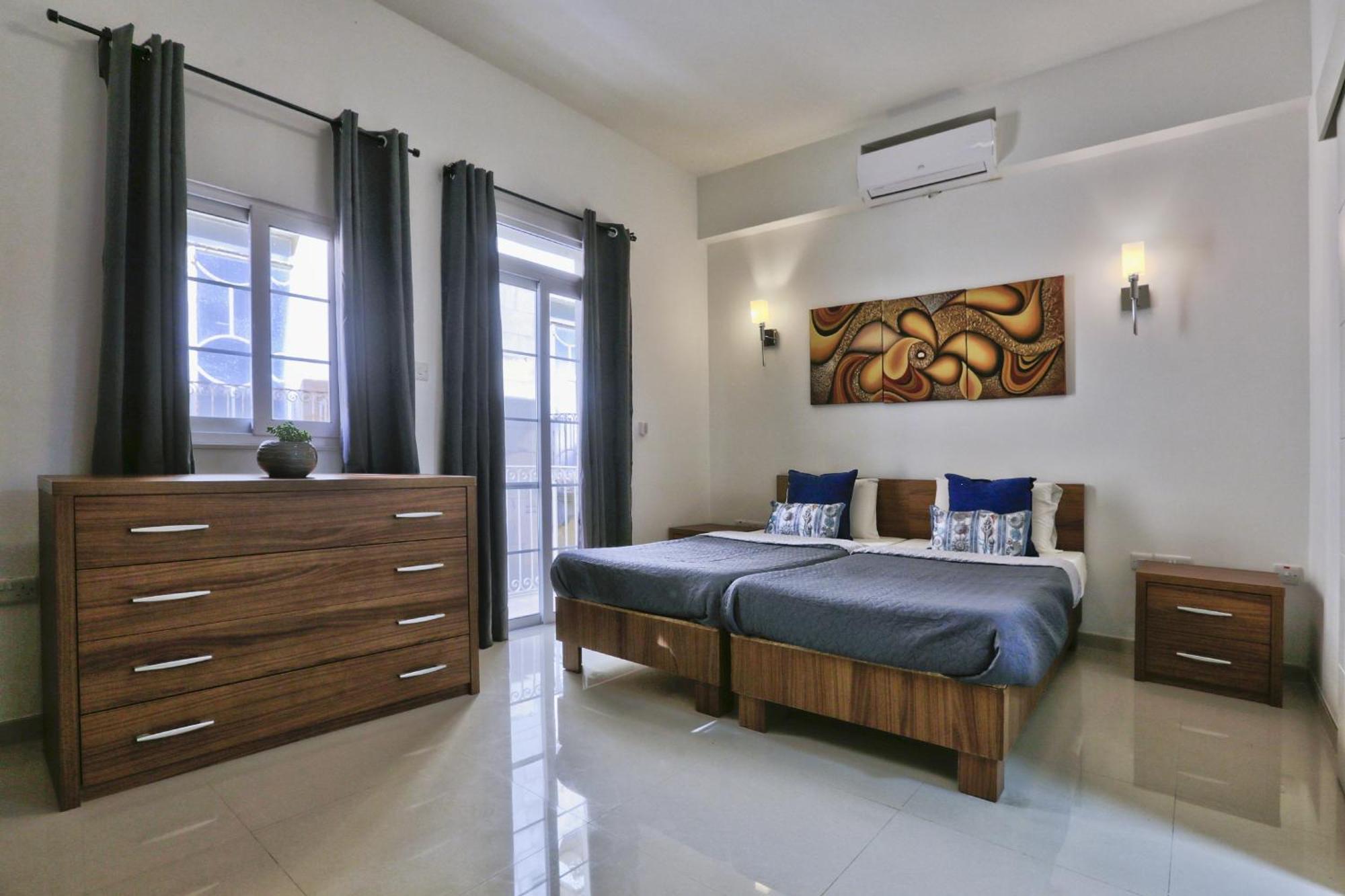 Exquisite 3-Bedroom Duplex Penthouse With Jacuzzi In Valletta Centre Eksteriør billede