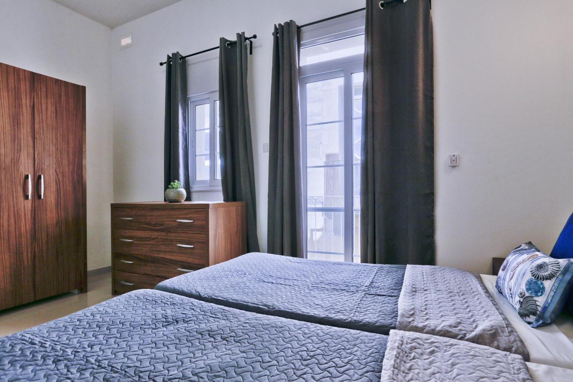 Exquisite 3-Bedroom Duplex Penthouse With Jacuzzi In Valletta Centre Eksteriør billede