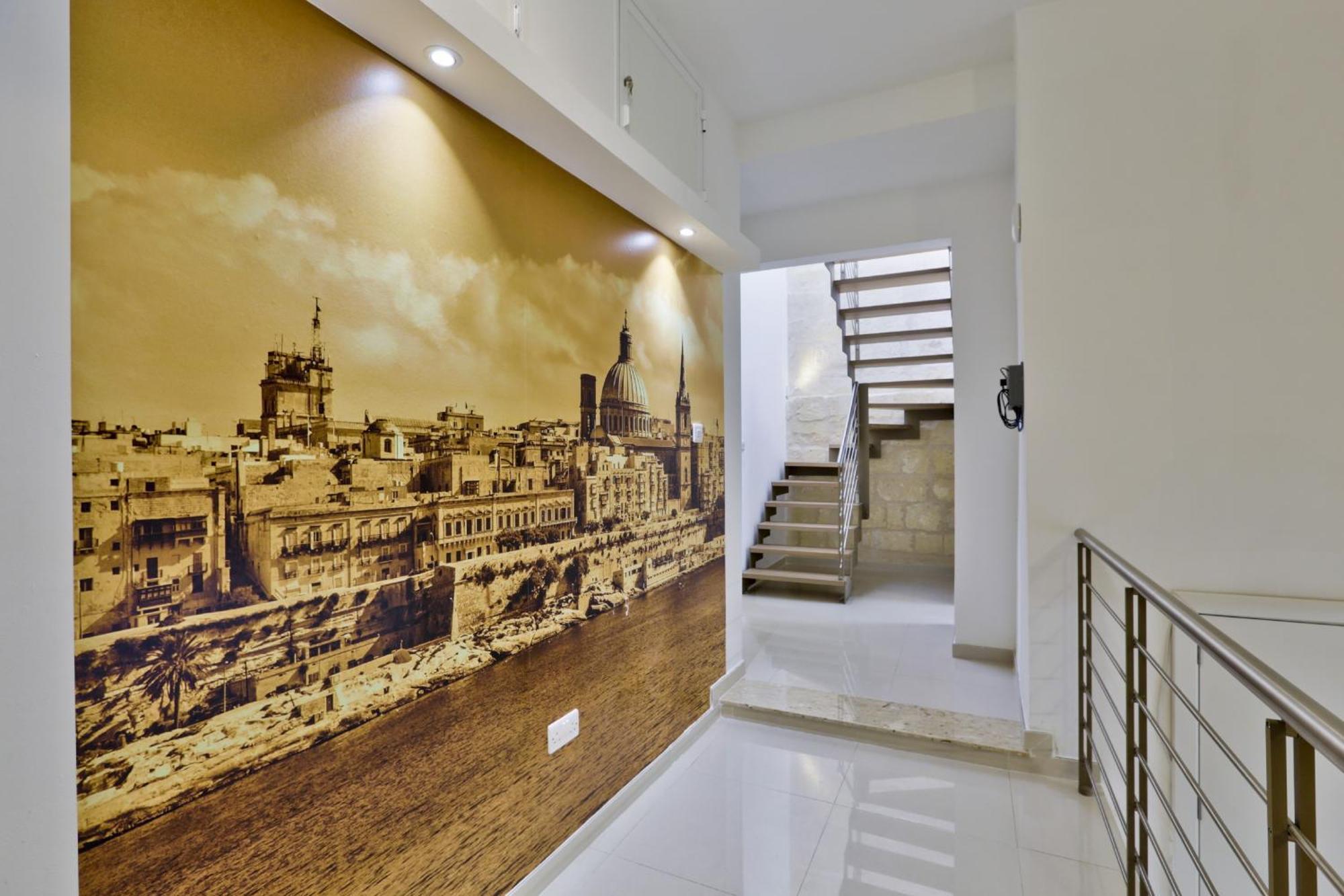 Exquisite 3-Bedroom Duplex Penthouse With Jacuzzi In Valletta Centre Eksteriør billede