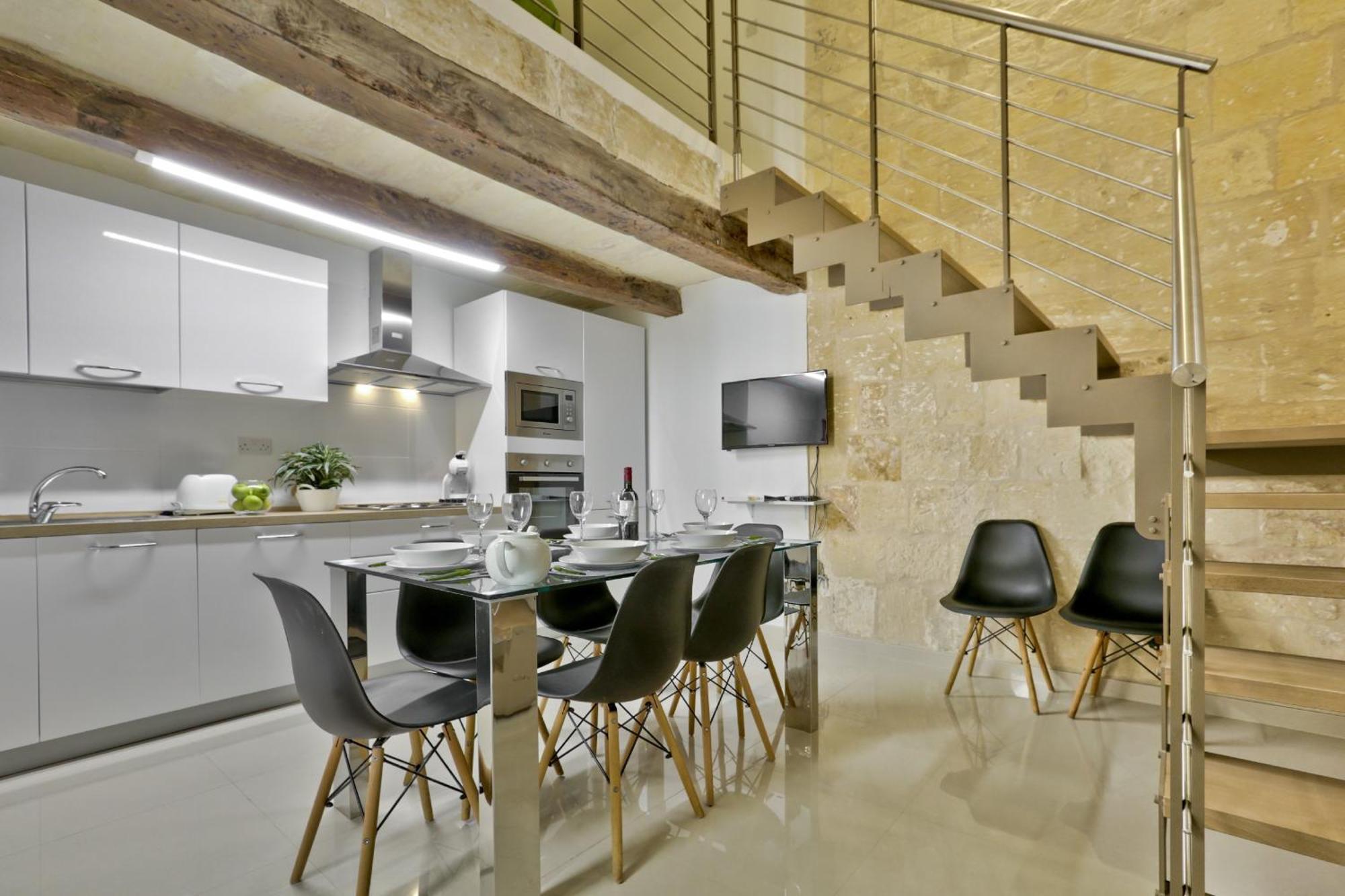 Exquisite 3-Bedroom Duplex Penthouse With Jacuzzi In Valletta Centre Eksteriør billede