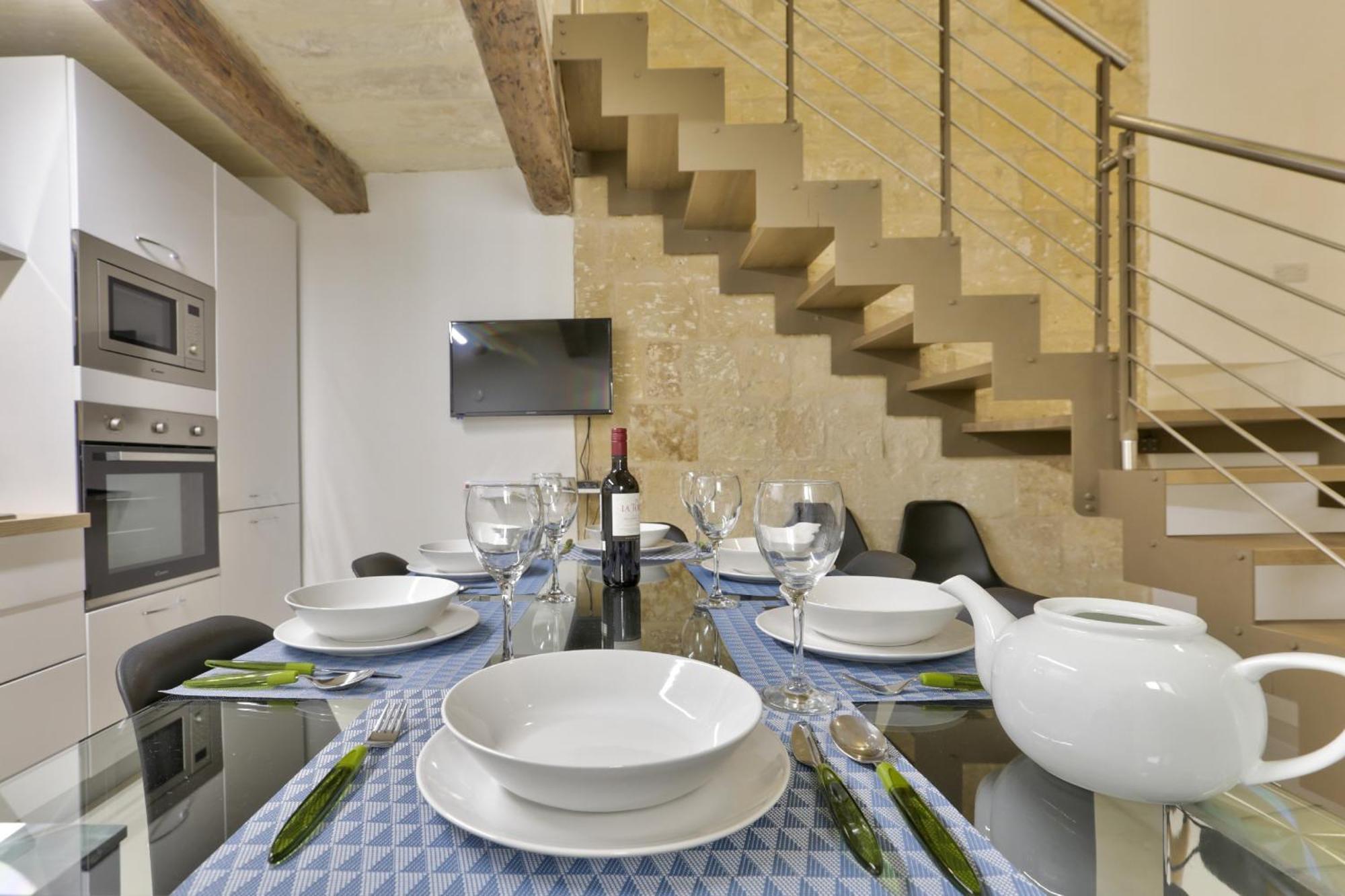 Exquisite 3-Bedroom Duplex Penthouse With Jacuzzi In Valletta Centre Eksteriør billede