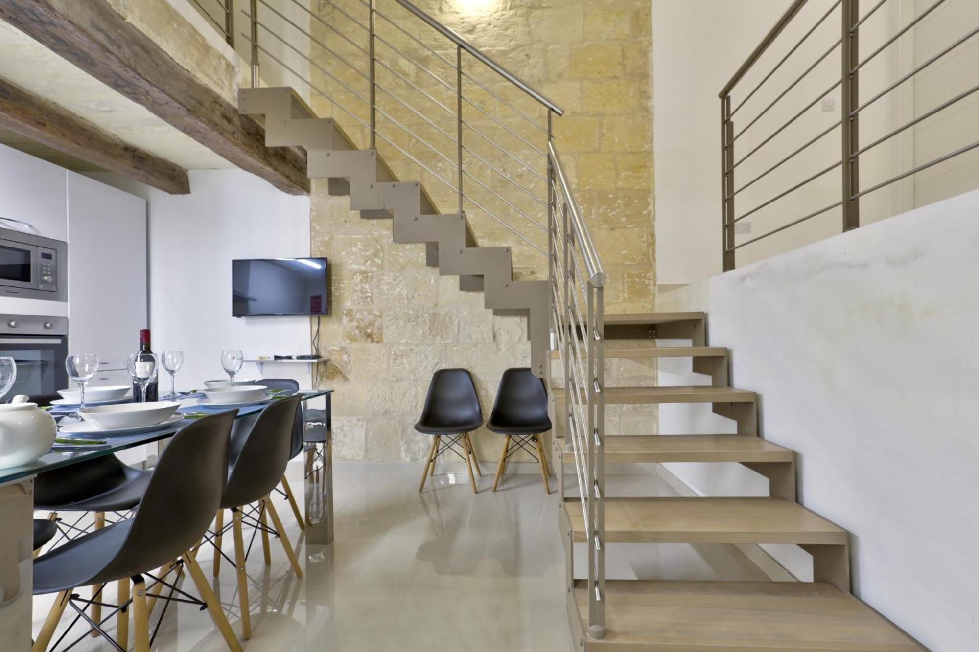 Exquisite 3-Bedroom Duplex Penthouse With Jacuzzi In Valletta Centre Eksteriør billede